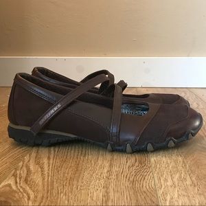Skechers brown shoe